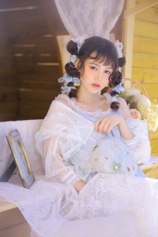 蜡笔小新外星人来袭